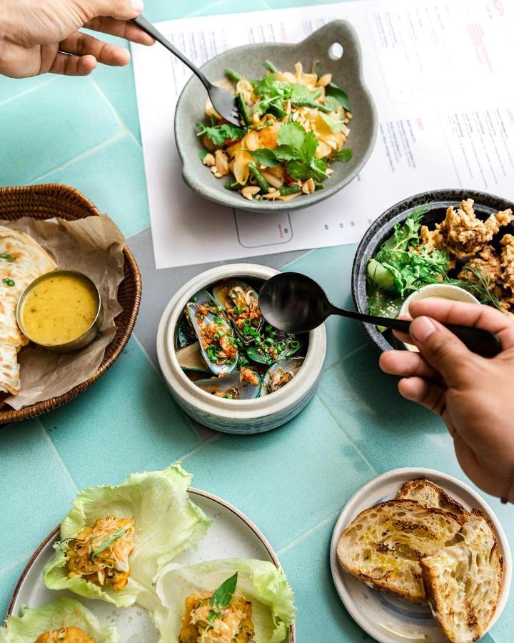 Mamaka By Ovolo Hotel Kuta  Exterior photo A selection of dishes at the restaurant